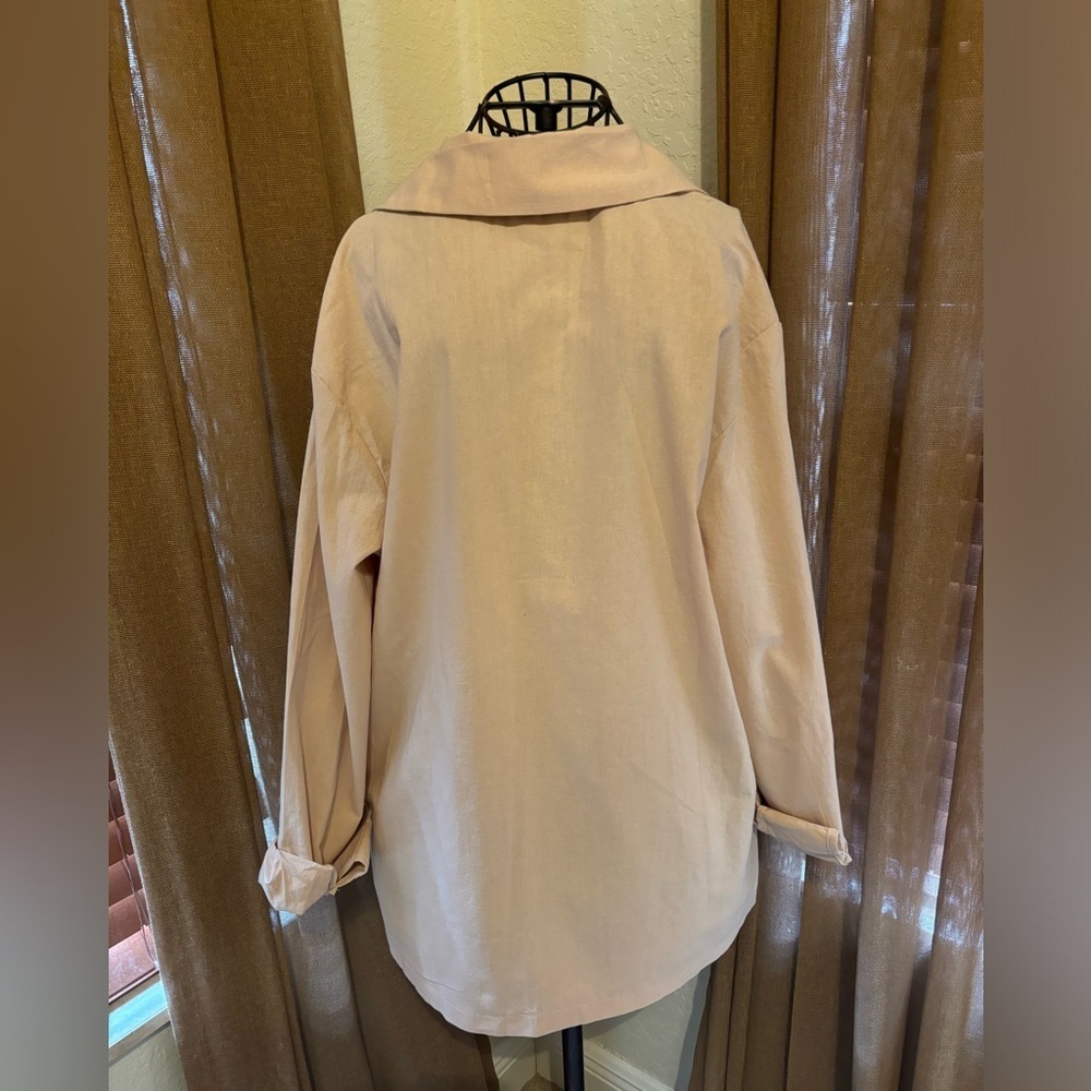 Beige Cotton and Linen Double-Breasted shirt - Picture 4 of 6